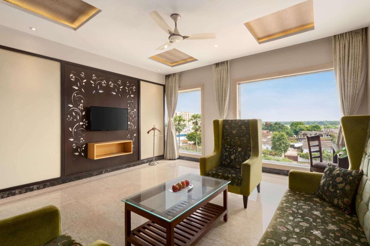 Ramada By Wyndham Varanasi Katesar Chandauli Экстерьер фото