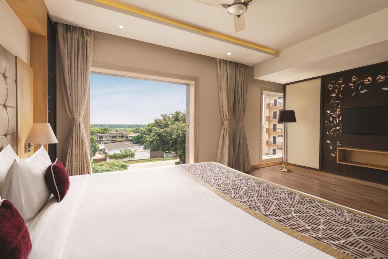 Ramada By Wyndham Varanasi Katesar Chandauli Экстерьер фото
