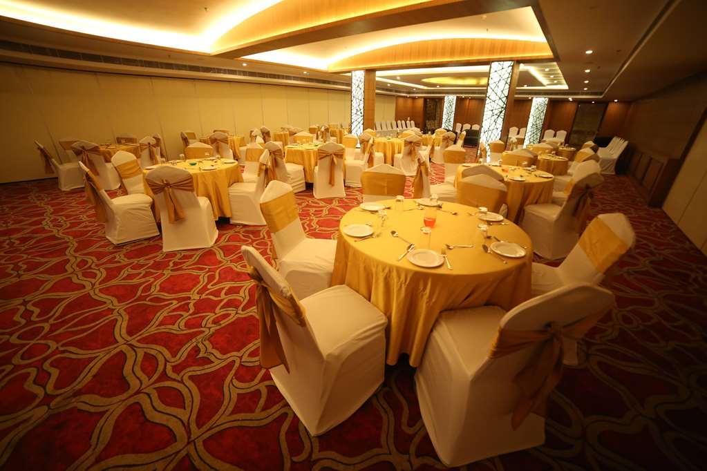 Ramada By Wyndham Varanasi Katesar Chandauli Удобства фото