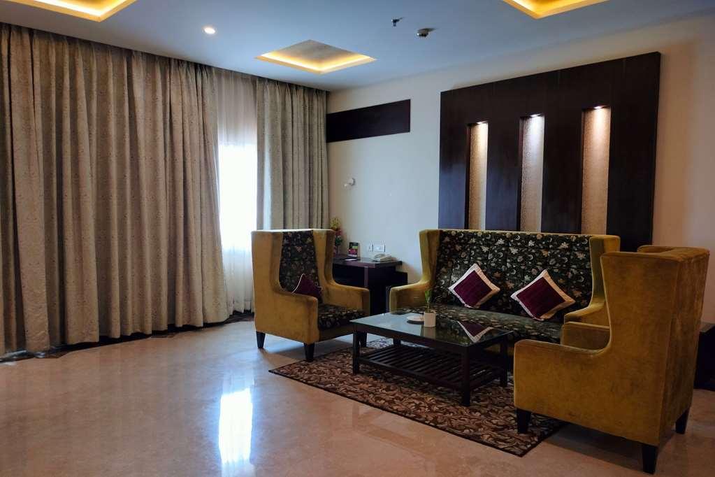 Ramada By Wyndham Varanasi Katesar Chandauli Номер фото